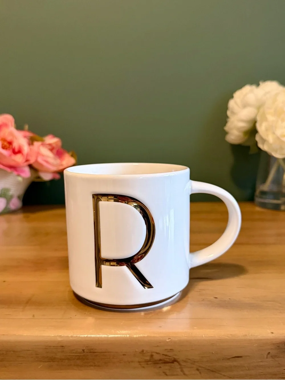 Williams Sonoma White Ceramic Mug with Gold 'R' Monogram